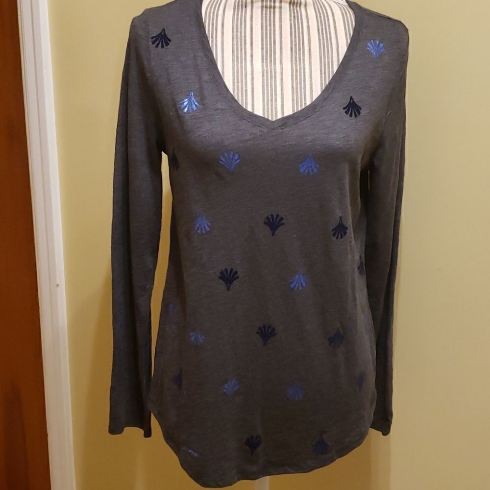 ❤ 3/$20 Gray Sonoma Long sleeved tshirt